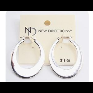 🌹 New Directions Silver Oval Hoop Earrings🌹